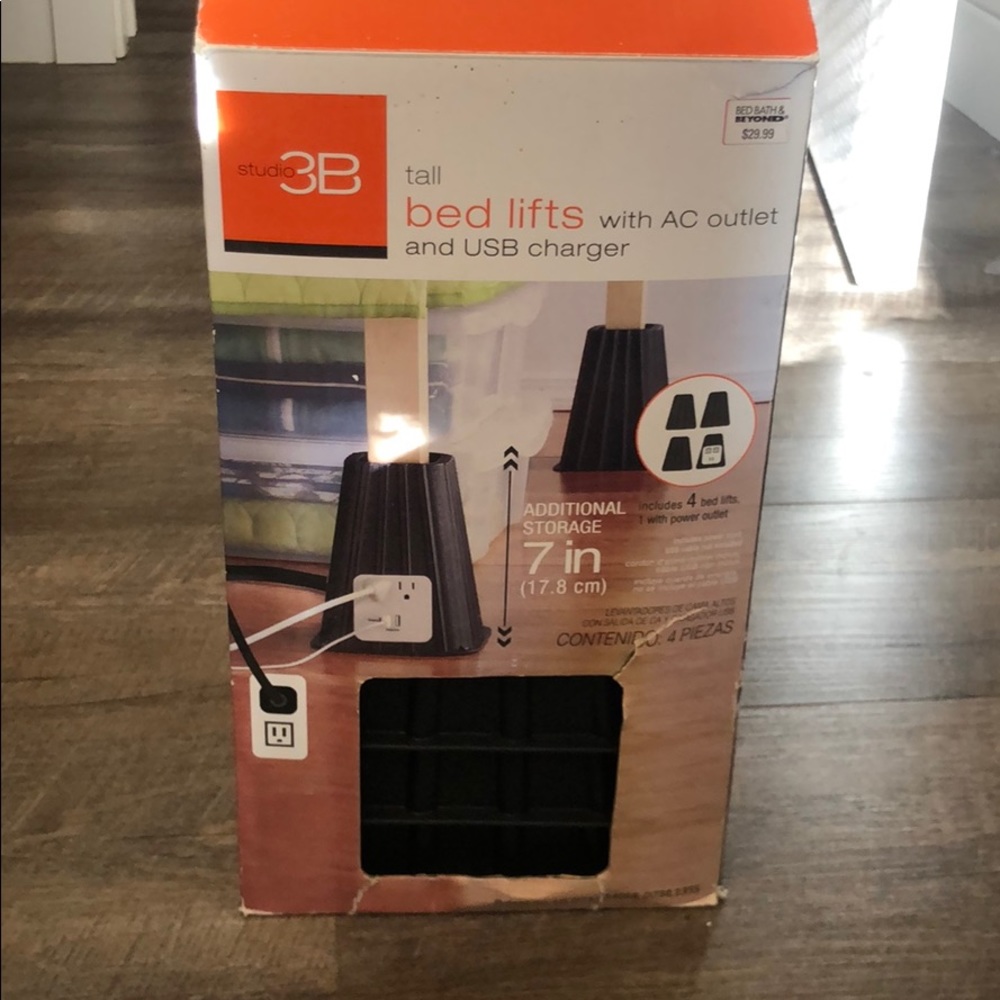 Bed lifts w outlet